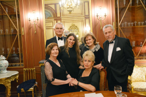 Od lewej: Jerzy Sulimirski, dr Anastasia Belina-Johnson, Barbara Bakst, Andrzej Mitko; poniżej: Maria Kruczkowska-Young oraz pianistka Ewa Osińska