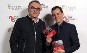 W czasie wręczania nagród BAFTA. Po lewej zdobywca Oscara, reżyser Danny Boyle.