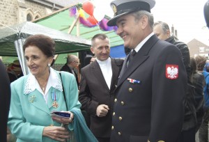 Karolina Kaczorowska (L) oraz Attache Obrony Komandor Stanisław Król (P)/ Fot. Małgorzata Bugaj-Martynowska