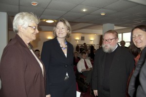 Aleksandra Podhorodecka - prezes PMS (od lewej), konsul Monika Panasiuk, prof. Jerzy Bralczyk i Beata Howe/ Fot. Małgorzata Bugaj-Martynowska