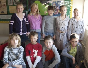 Oliwia Dąbrowska (od prawej), Karolina Olszta, Asia Stec, Kamila Kubala, Ania Król oraz Mikołaj Dąbrowski (od prawej), Wiktor Górski, Alan Kochanowicz i Adrian Oleszkiewicz/ Fot. Małgorzata Bugaj-Martynowska